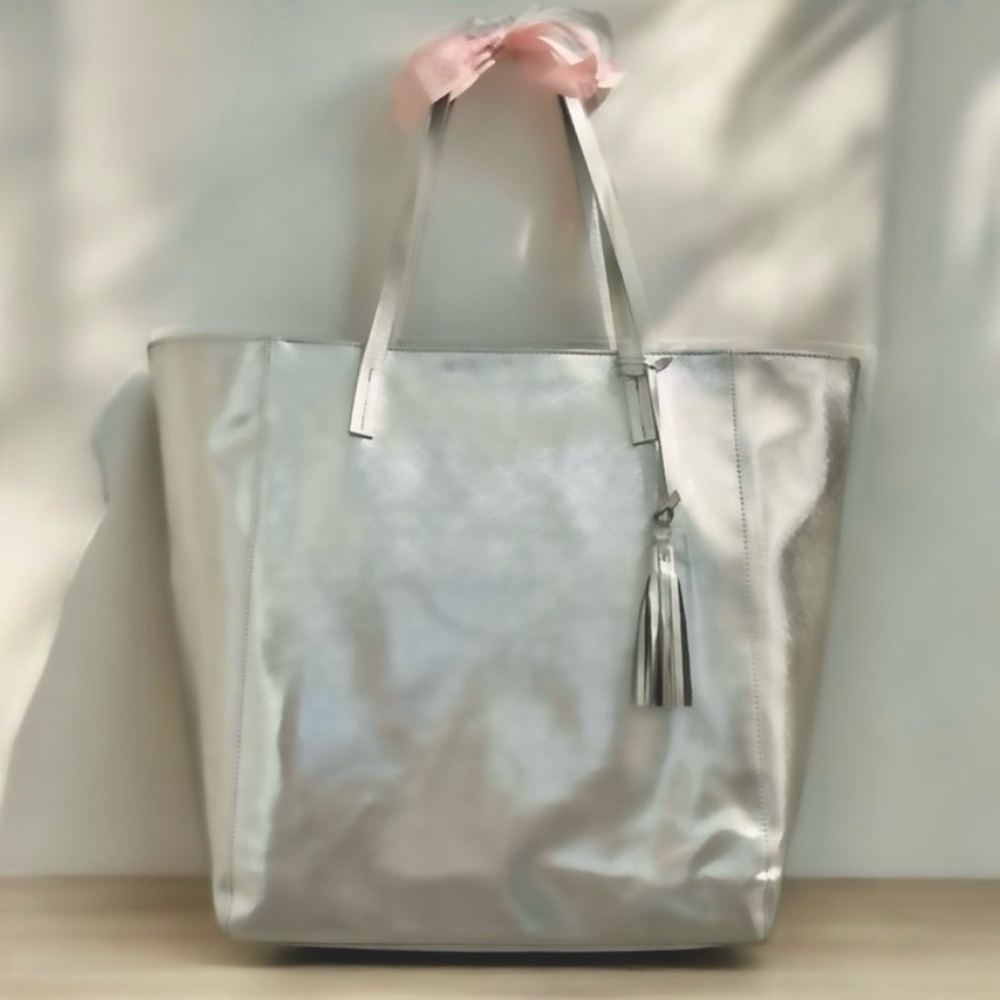Large Silver tote ‼️must bundle with other listings, thank you‼️